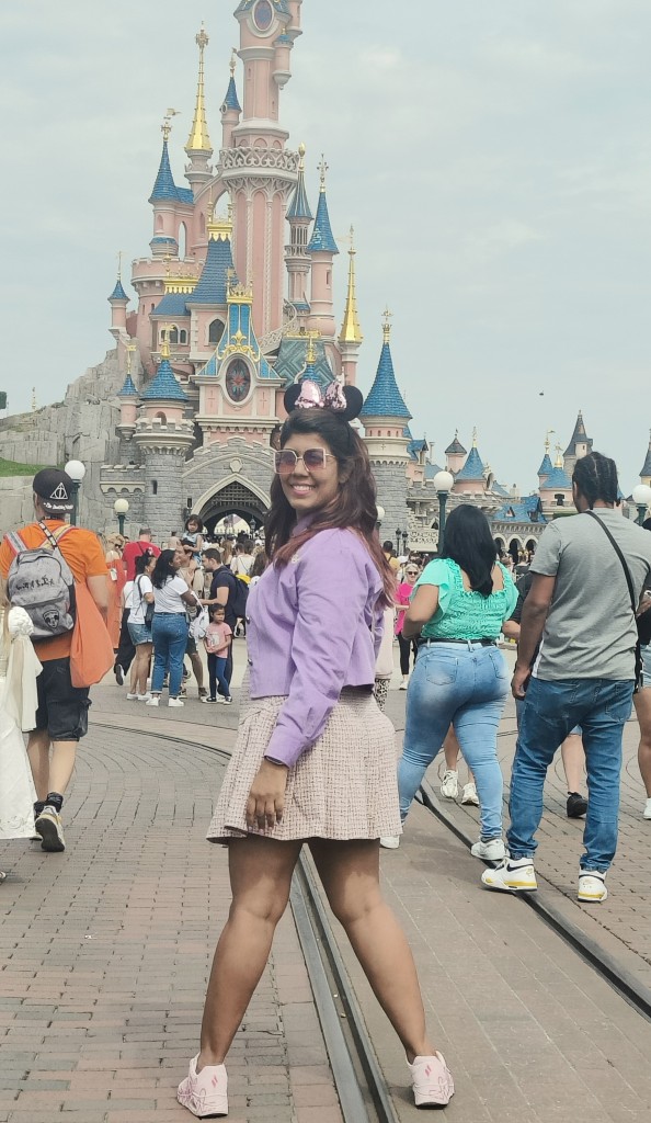 Channeling My Inner Disney Princess: Disneyland Paris Theme Park Outfit Ideas | Fashionmate | Latest Fashion Trends in India