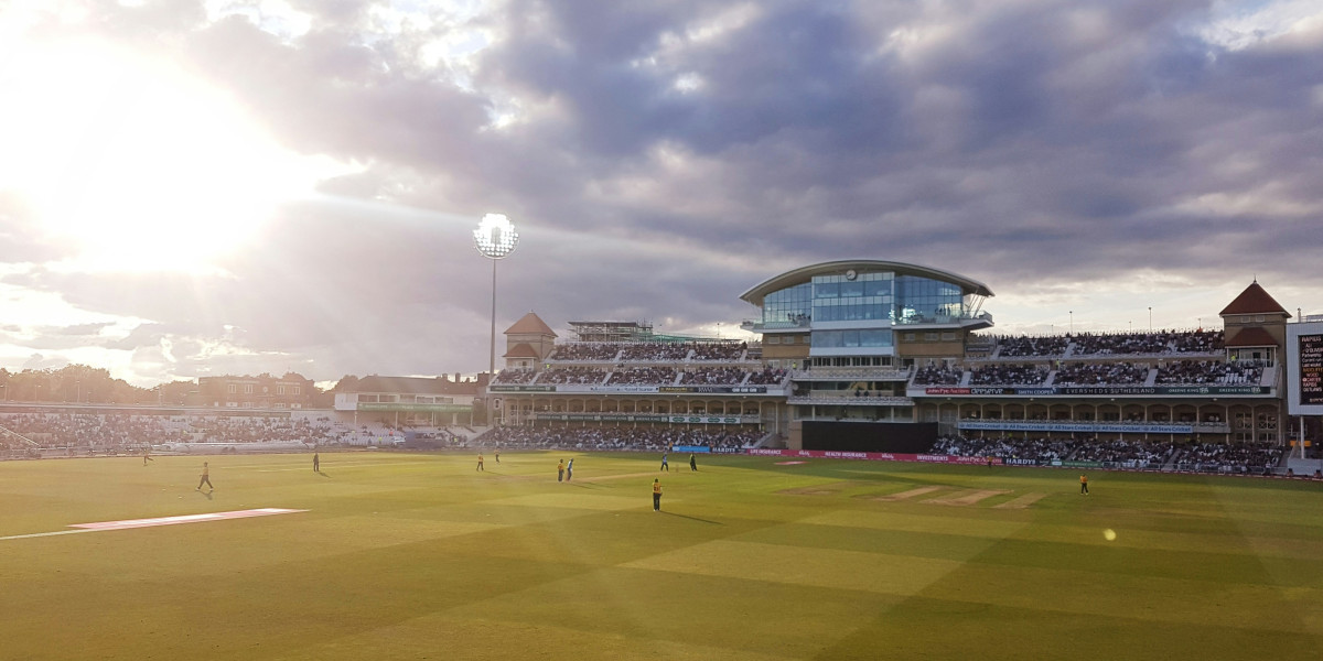 From the Pitch to the Tables: Play Casino Games on Kheloyar Cricket