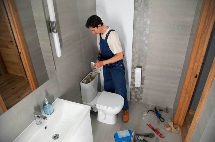 Toilet Repair Services in Oakville: Solving Your Plumbing Woes with Expertise | Vipon