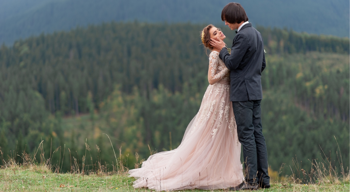 Choosing The Premium Wedding Photography Services For Your Wedding - Flora Laura