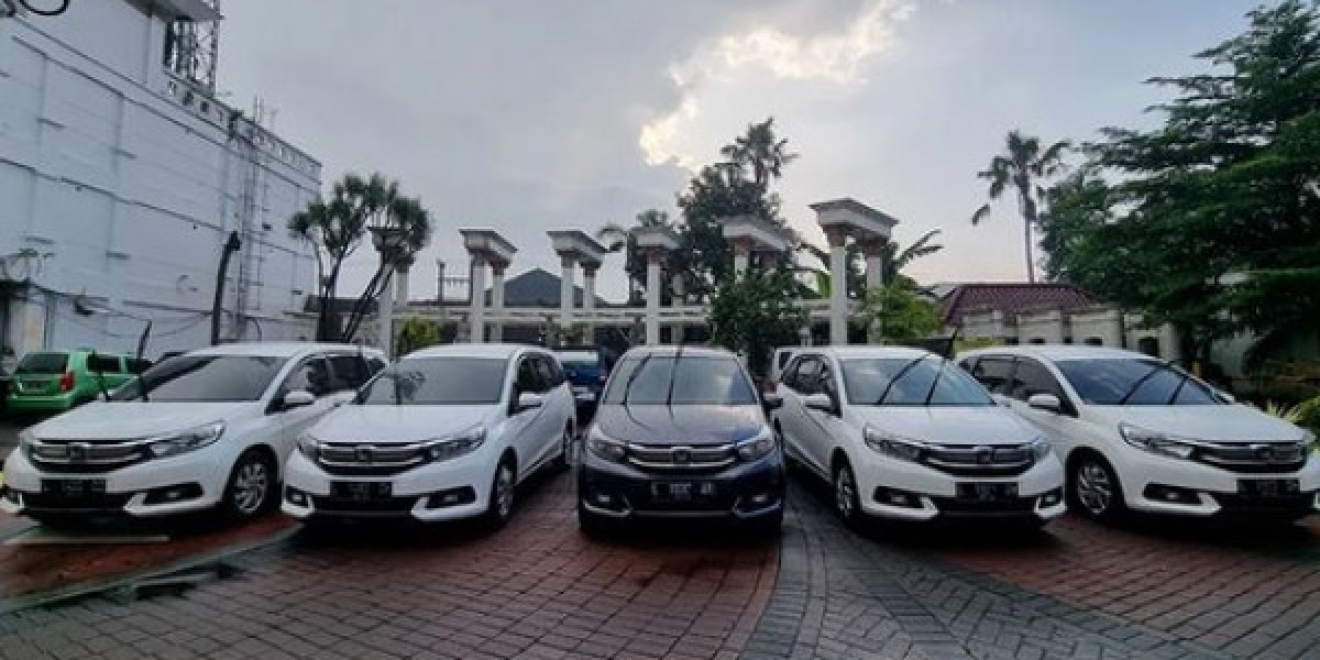 Memilih Rental Mobil Surabaya Murah: 8 Kiat untuk Perjalanan Tanpa Rasa Bersalah