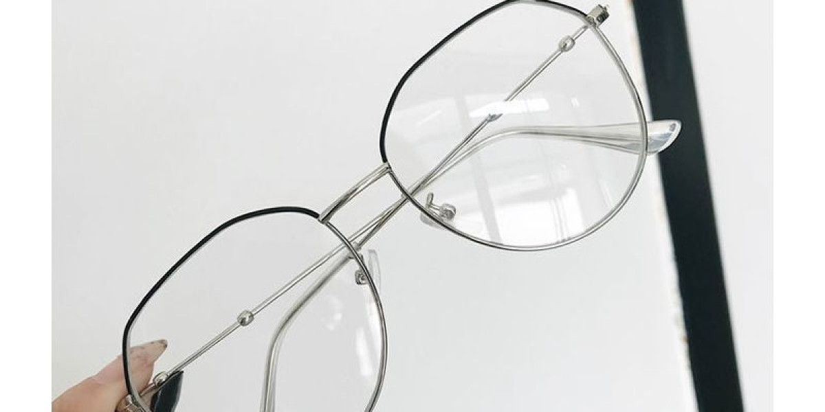 Both function and fashion Traditional eyewear stores use design to add "cool" to glasses