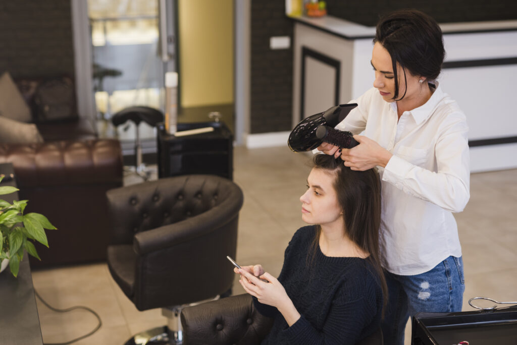 Instant Salon Booking App: Where Efficiency Meets Elegance