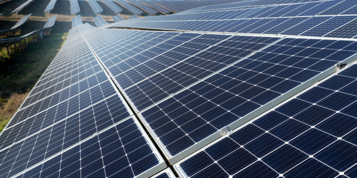 Powering Homes Sustainably: The Role of Solar Panels for Homeowners