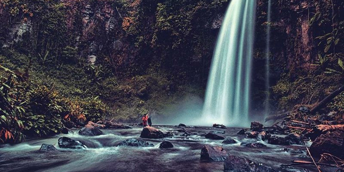 Menikmati Keindahan Air Terjun Sigerincing