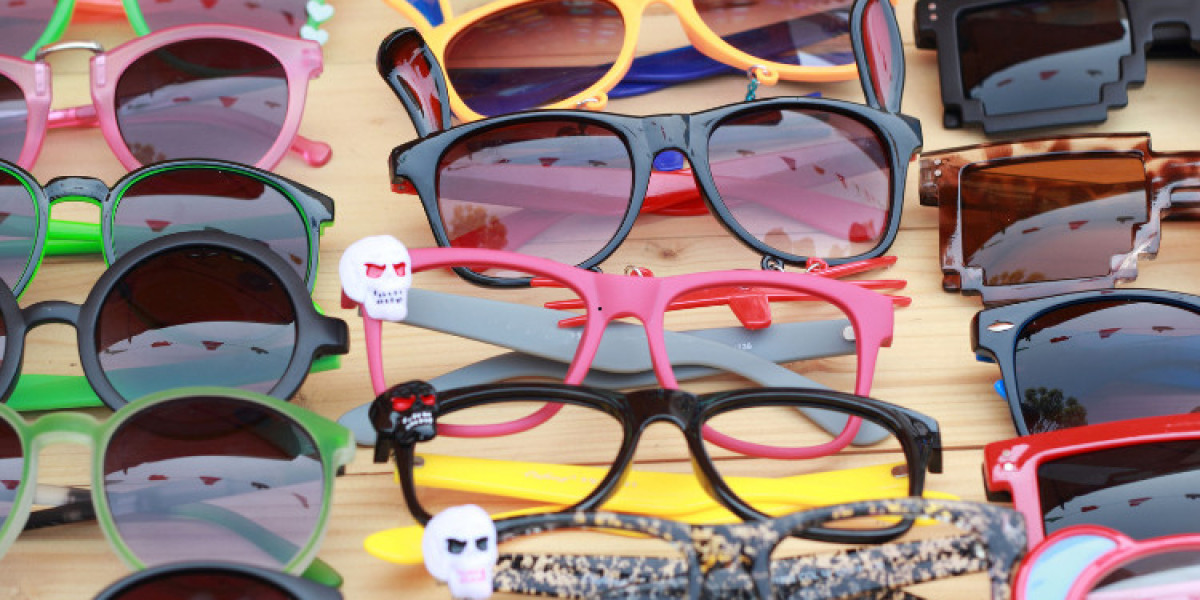 Eyewear Market will reach US$ 270.03 Billion by 2032