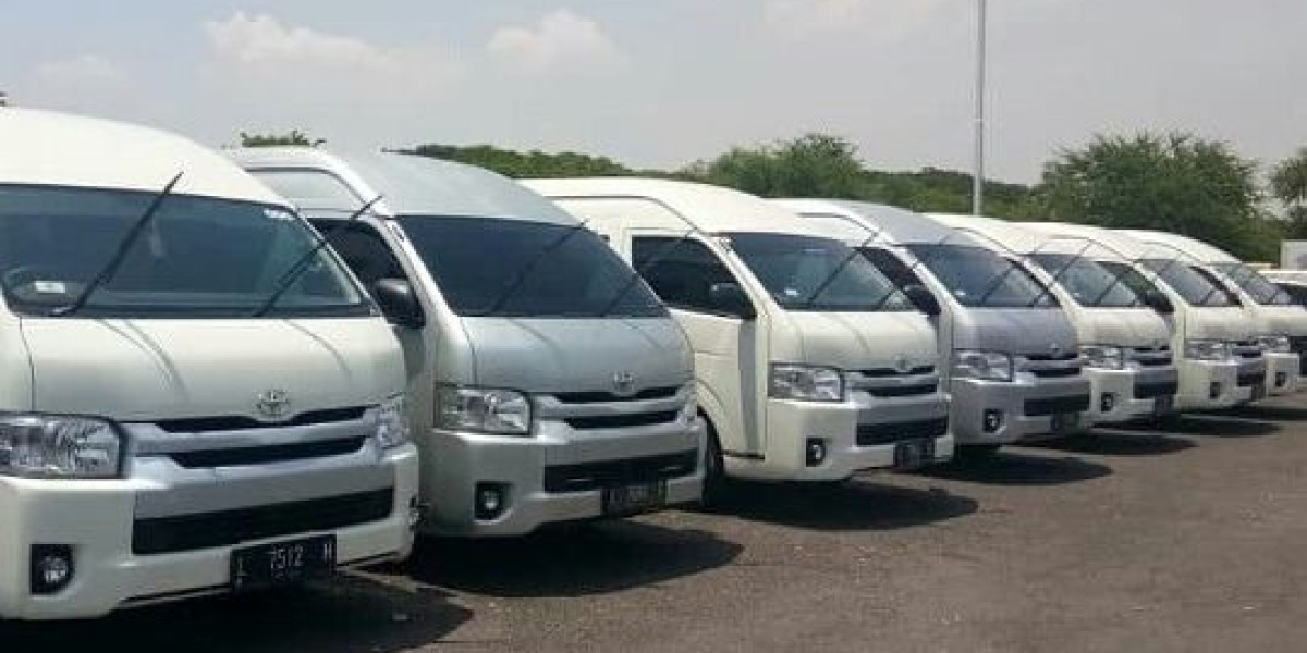 Fitur Unggulan Toyota Hiace yang Membuatnya Ideal untuk Perjalanan Jarak Jauh dan Kegiatan Bisnis
