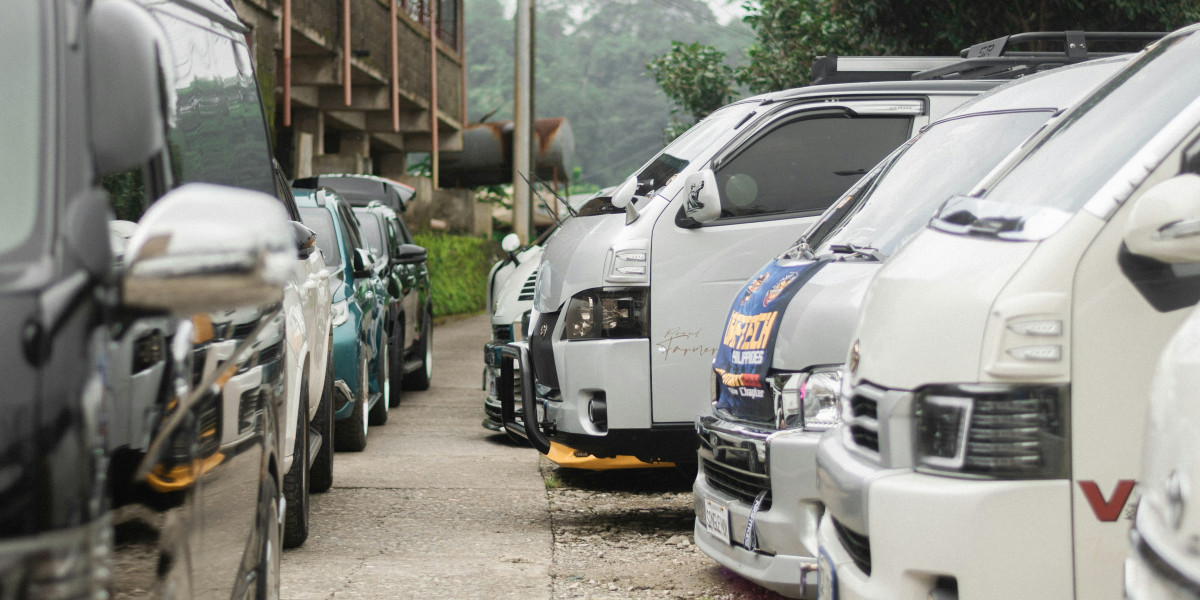 Rental Hiace Murah untuk Rombongan