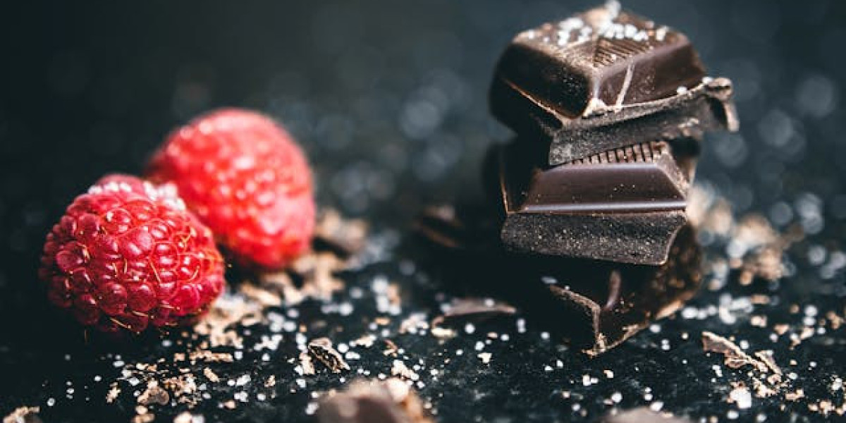 The Allure of Pure Dark Chocolate Without Sugar: A Healthier Delight