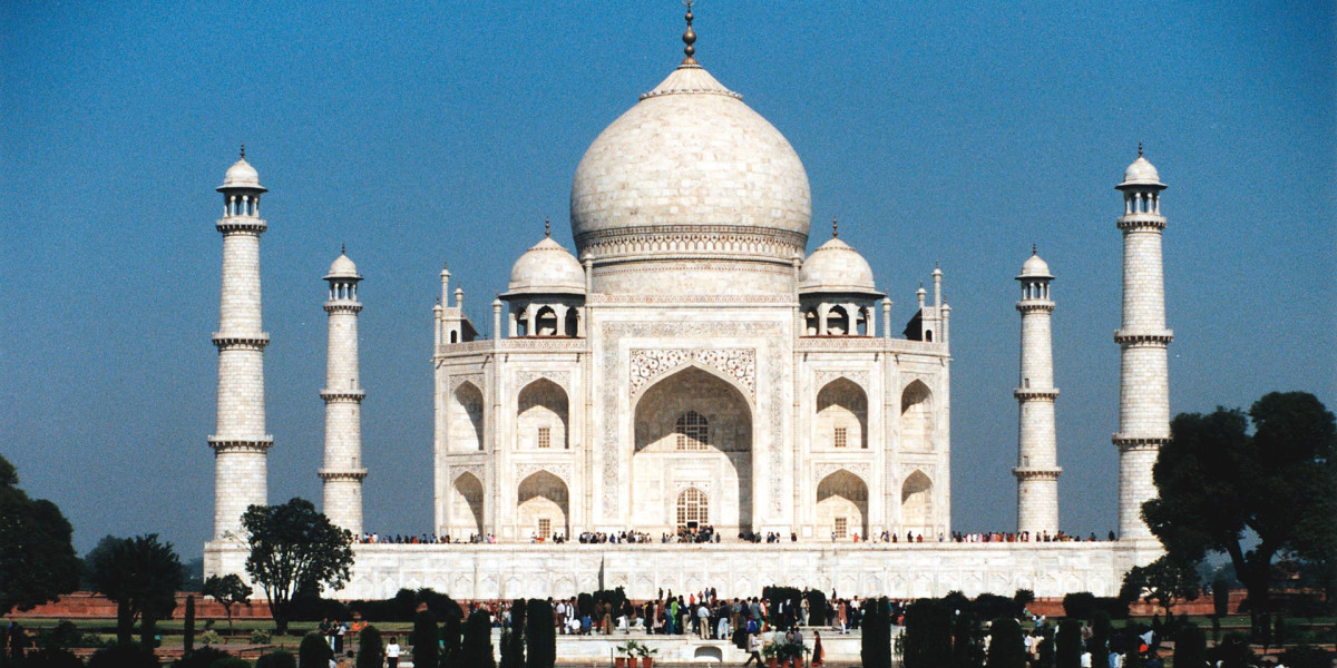 Taj Mahal Tour: Exploring the Icon of Eternal Love