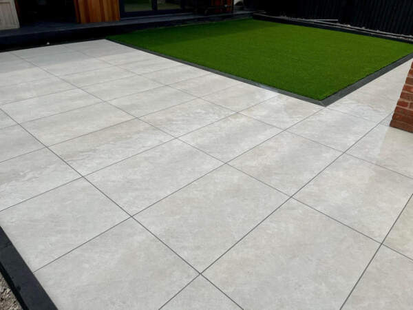 Why White Quartz Porcelain Paving Perfect for Your Garden ?