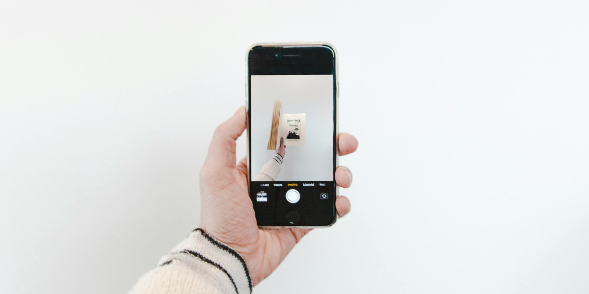 A Guide to Buying Broken iPhones Near You: Tips, Risks, and Where to Look