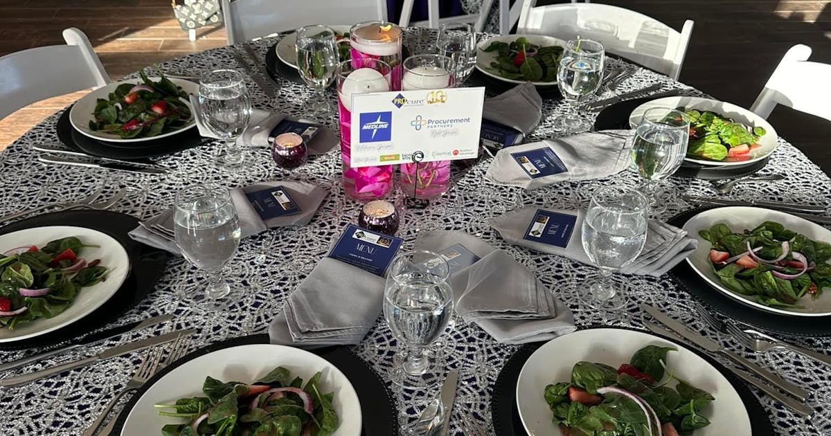 The Benefits of Hiring Local Caterers in Naples, FL