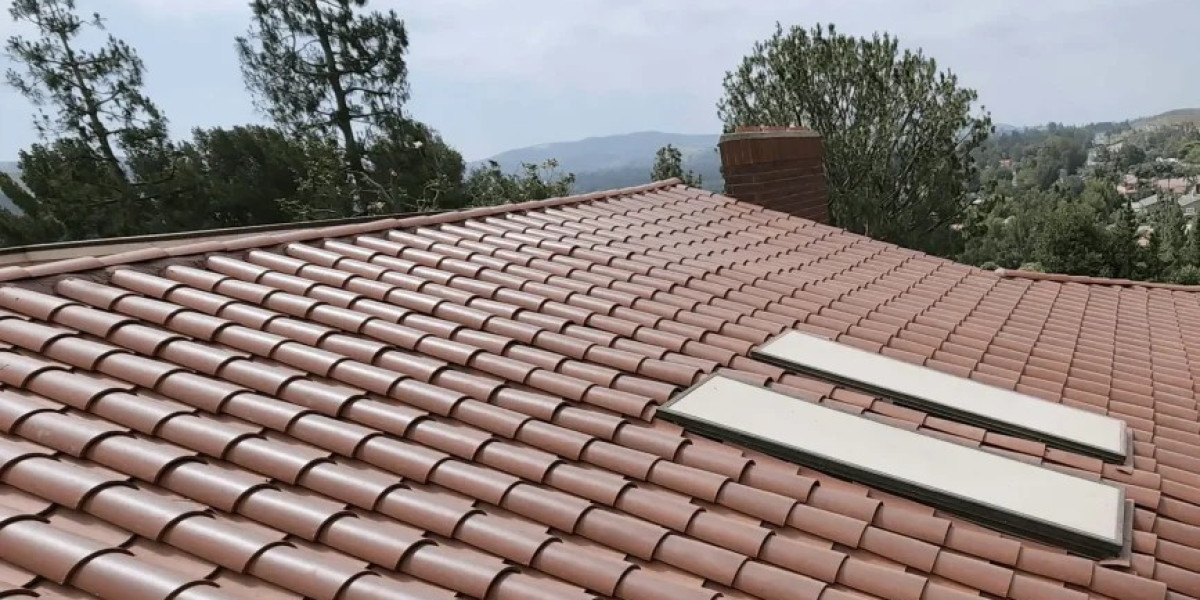 Roof Repair in Long Beach: Essential Tips and Services