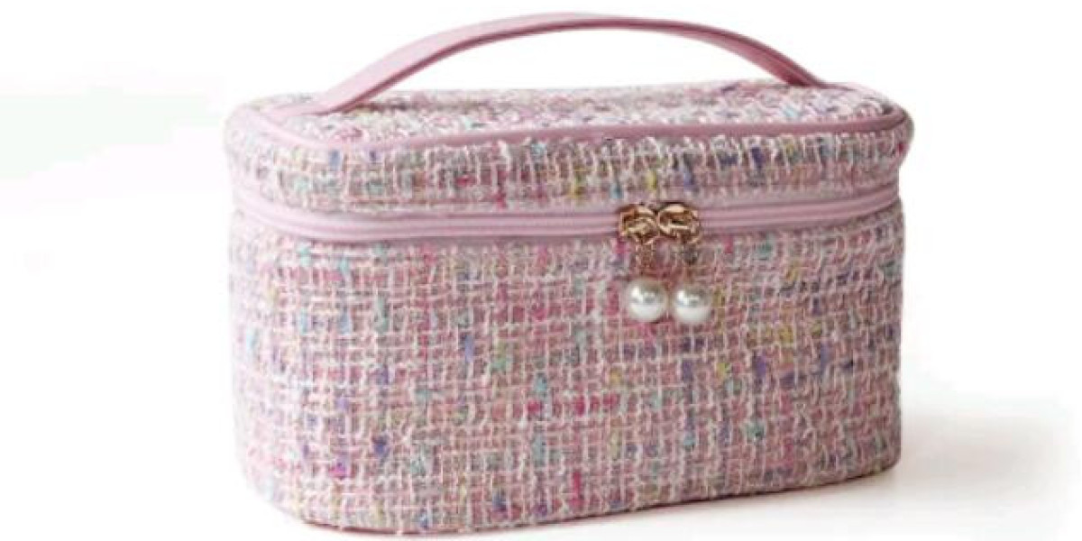 Makeup Organizer Case: A Practical Solution for Beauty Enthusiasts
