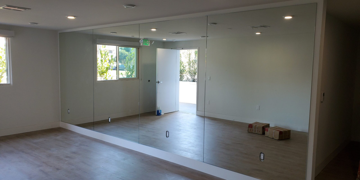 Elevate Your Bathroom Design with Custom Shower Doors from MavicGlass