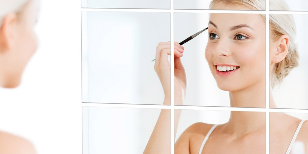 The Benefits of Booking a Local Makeup Artist in Noida