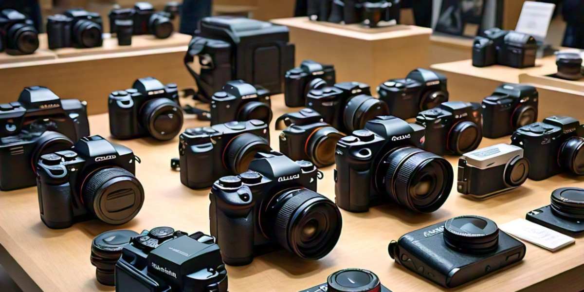 Digital Camera Market is global and is anticipated to grow from US$7.74 billion in 2023