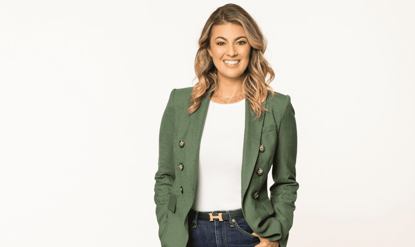 Amanda Balionis Husband, Age, Height, Wiki, Net Worth, Salary