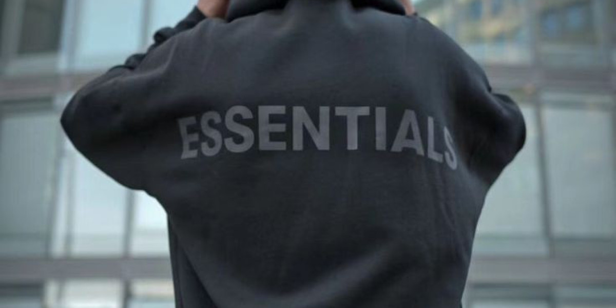 UK Essentials Tracksuits: The Winter Streetwear Icon