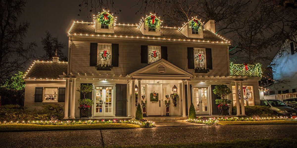 Expert Christmas Lights Installation Services for a Festive Glow