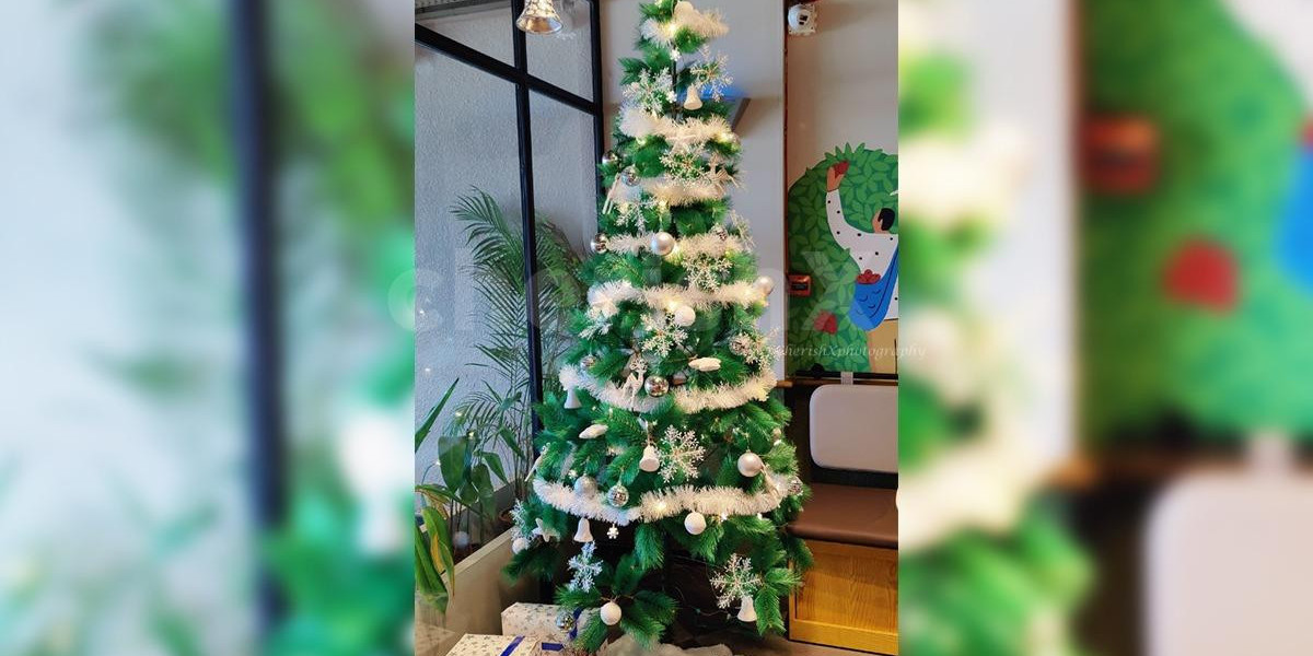 Office Christmas Decorations by CherishX: A Magical Holiday Transformation