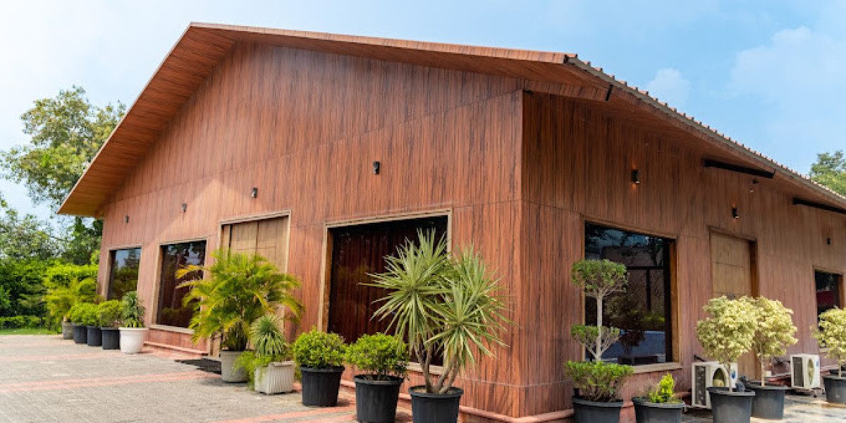 Luxury Farmhouse in Delhi: Experience Elegance and Comfort at Saroj Jain Vatika