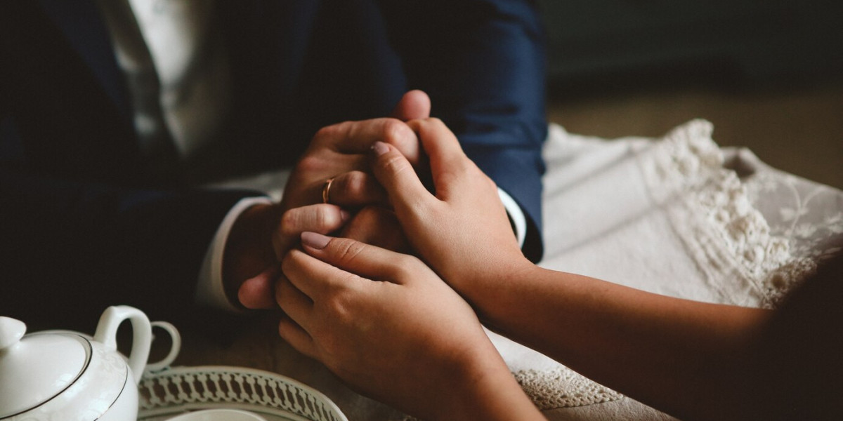 Navigating Communication in Relationships: Insights from Expert Counselors