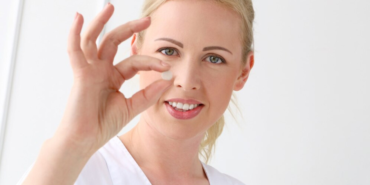 Smart Contact Lens Market Disruptions High Production Costs and Affordability Barriers