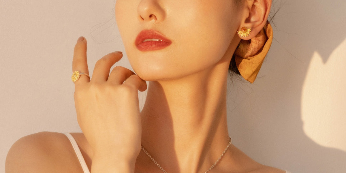 Statement Chubby Hoop Earrings & Elegant Jewelry Sets – Modern & Timeless