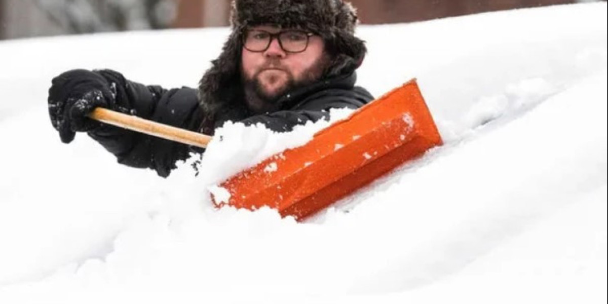 How Shuttsco Snow Rake Makes Winter Easier for Your Car