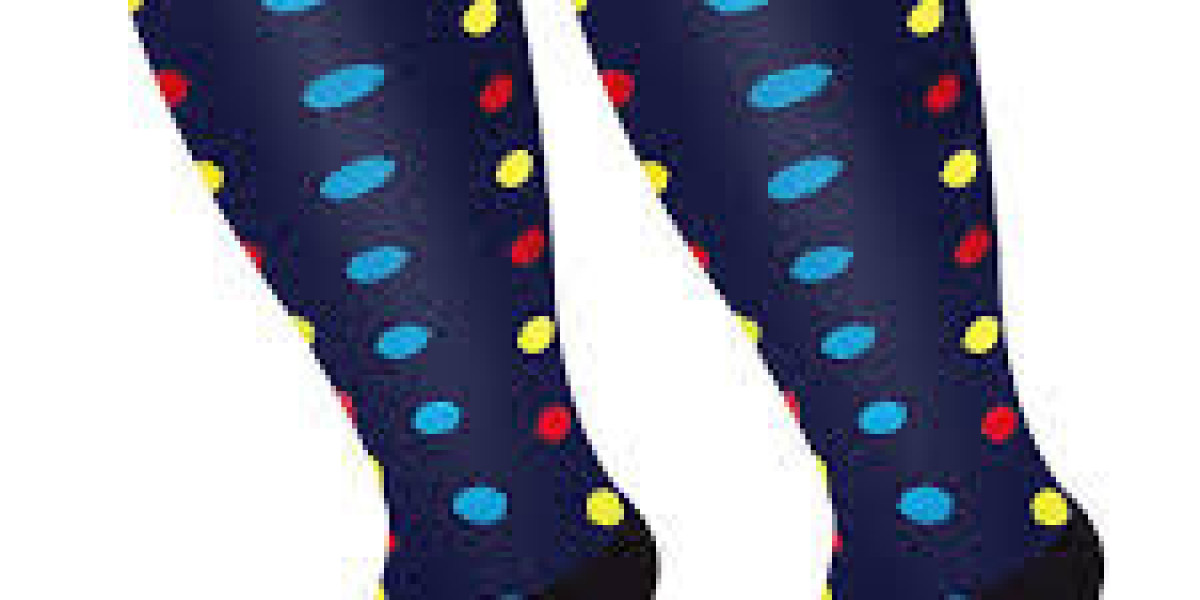 What Makes Plus Size Compression Socks Unique, Why They Help Reduce Swelling, and How to Wear Them Correctly