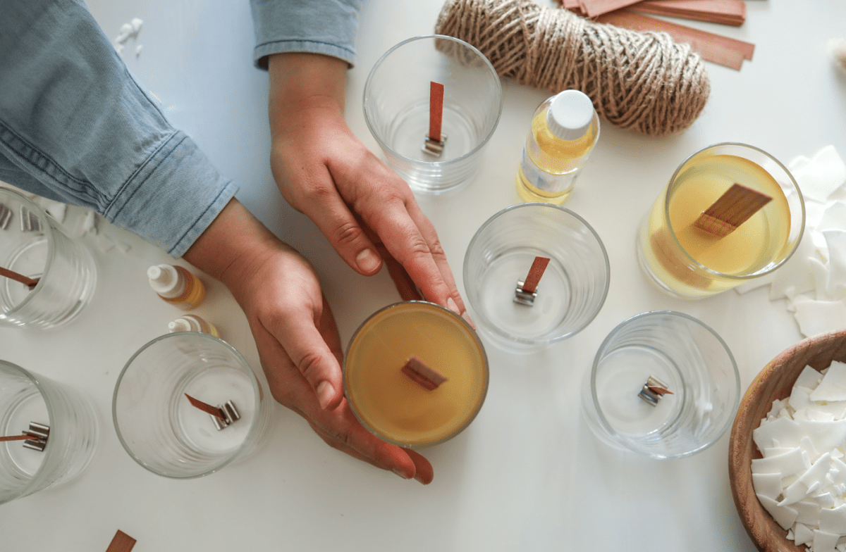 How to Make Candles at Home Using Essential Oils                                        – Cliganic
