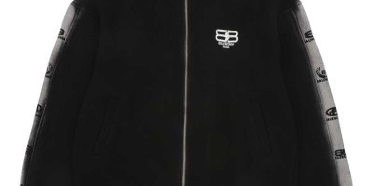 Balenciaga 巴黎世家：探索高端時尚與經典設計