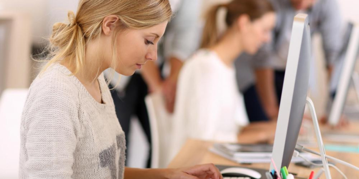 How to Start a Computer Training Business: A Complete Guide