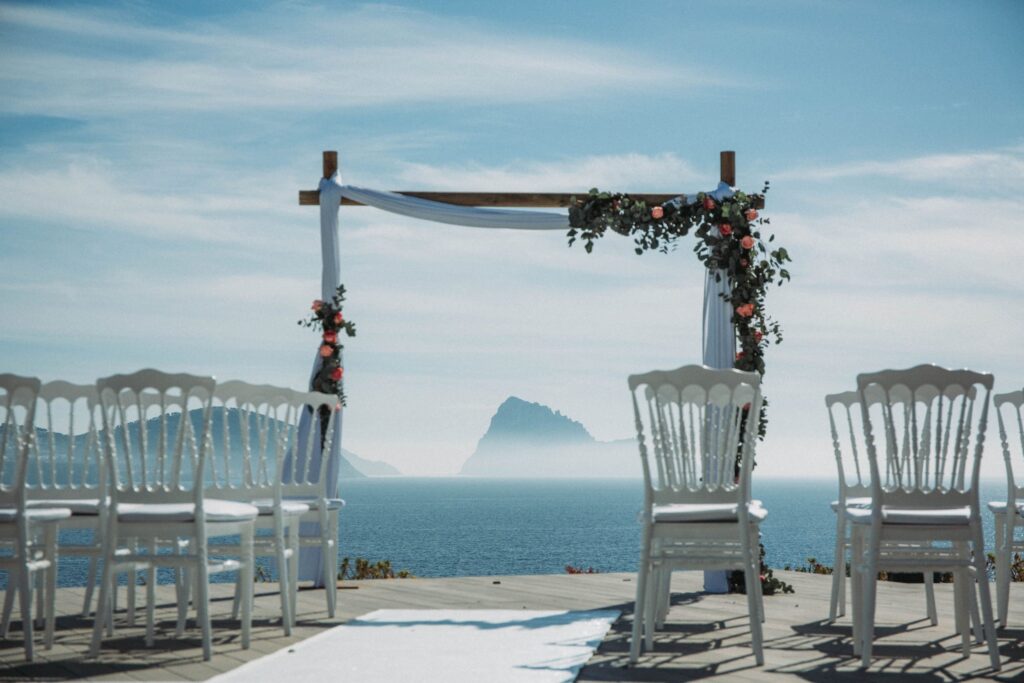 Your Dream Wedding in Tuscany: Why RoRas Destination Wedding is the Id -