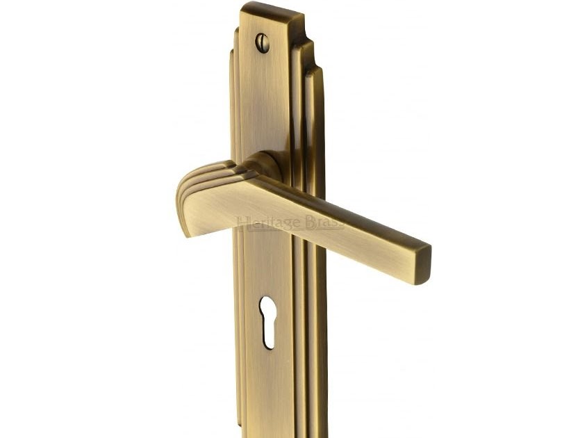 The Silent Handshake: Why Door Handles Are the Real First Impression of 2025