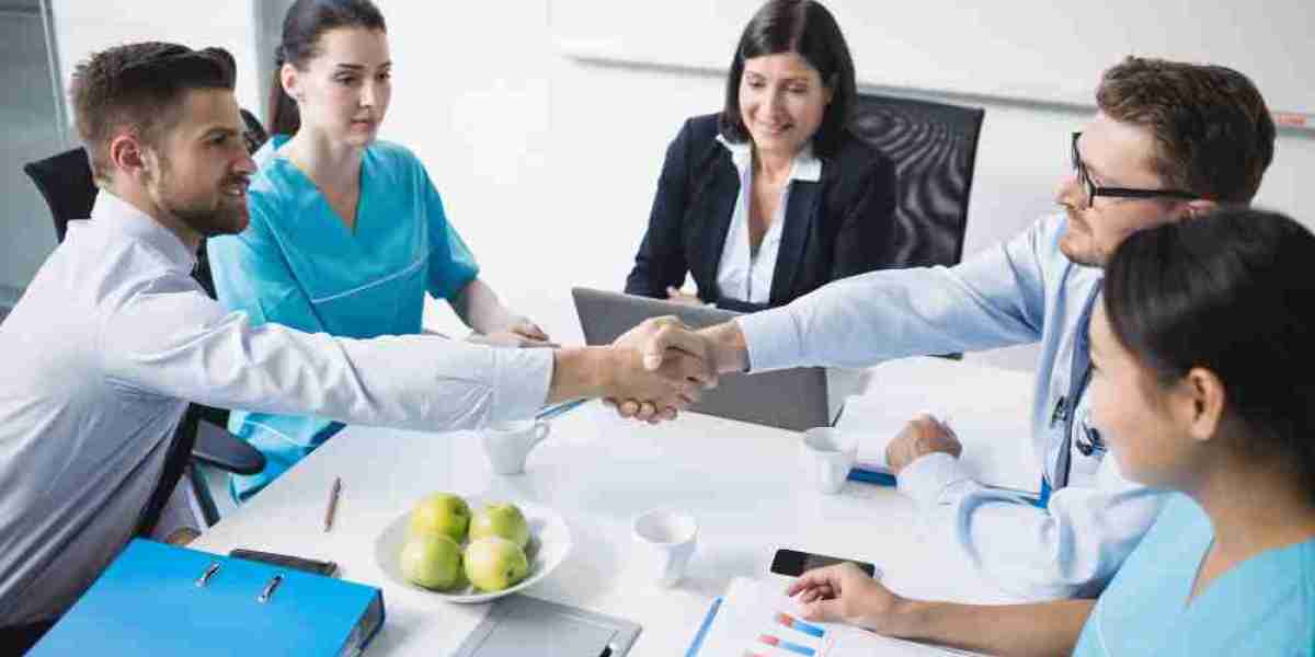 Clinical Communication and Collaboration Market Size, Share & Forecasts To 2033