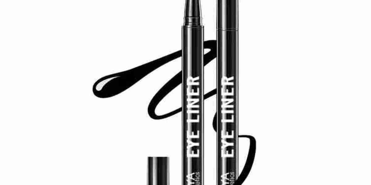 "The Secret to All-Day Shine: Pro Tips for Making Your Lip Gloss Last Longer"