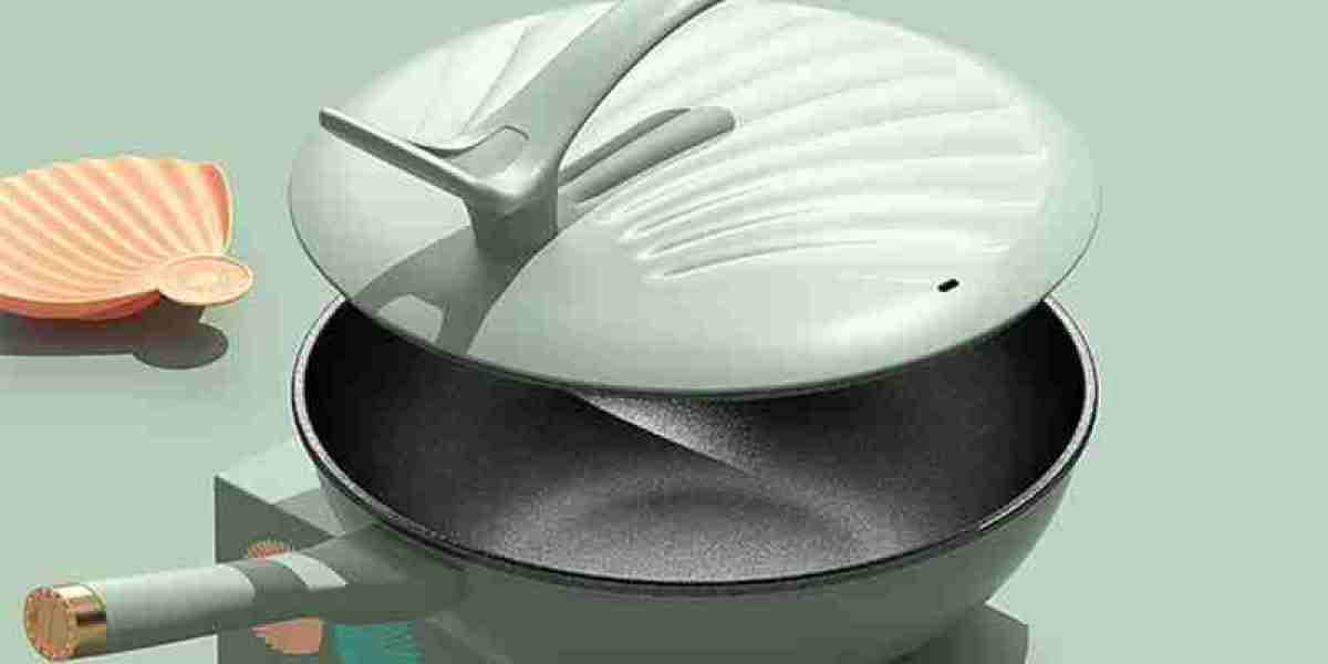 "Customer Reviews: Top-Rated Stock Pots for Even Heating and Durability"