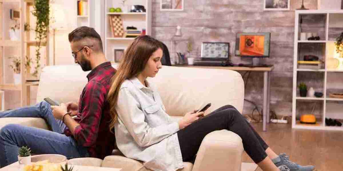 What Are the Differences Between Couples Counseling and Individual Therapy?