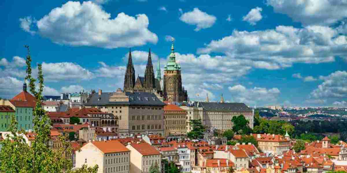 Tourist Prague: interesting excursion programs around the city