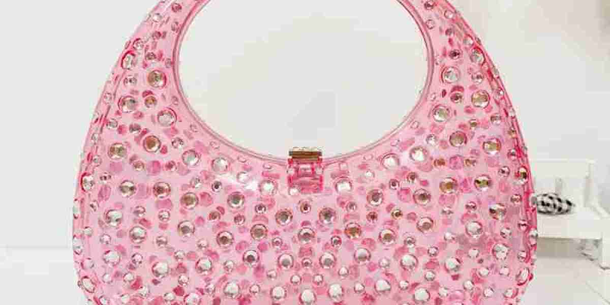 Butterfly Crystal Pendant Necklace: A Must-Have for Pendant Necklace Lovers