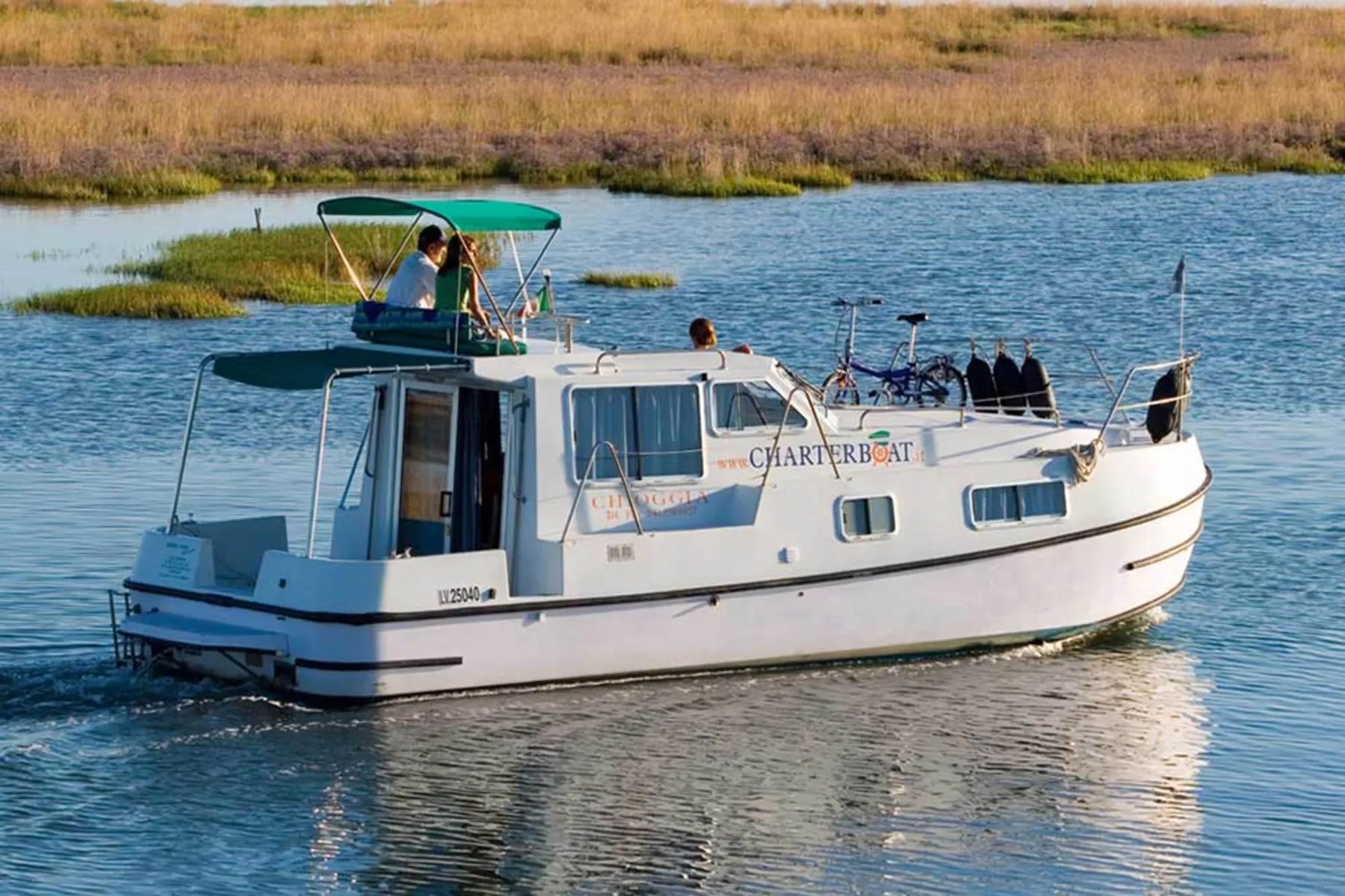 Hausboot mieten MV – Alles, was Sie für Ihren ersten Hausbooturlaub in Mecklenburg wissen müssen