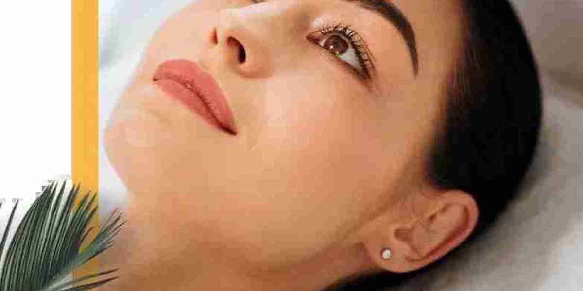 HydraFacial in Delhi – Rejuvenate Your Skin at AAYNA Clinic