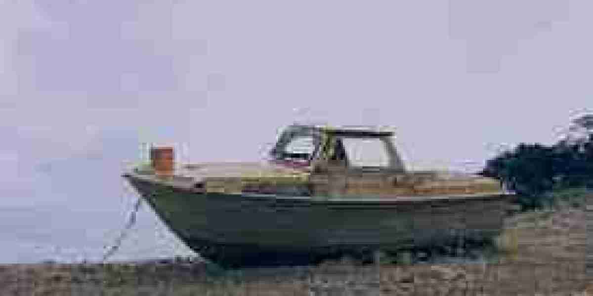 Boat Removal Services Near Me: A Hassle-Free Way to Dispose of Unwanted Vessels