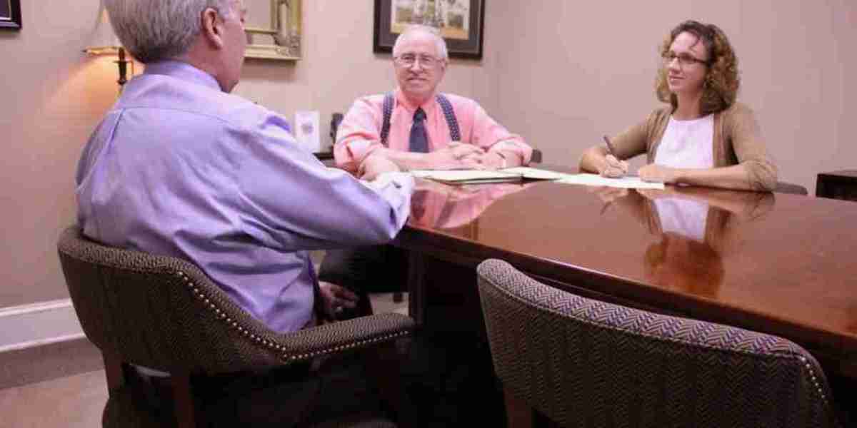 The Strategist's Edge: What Sets an Immigration Expert Solicitor in the UK Apart?