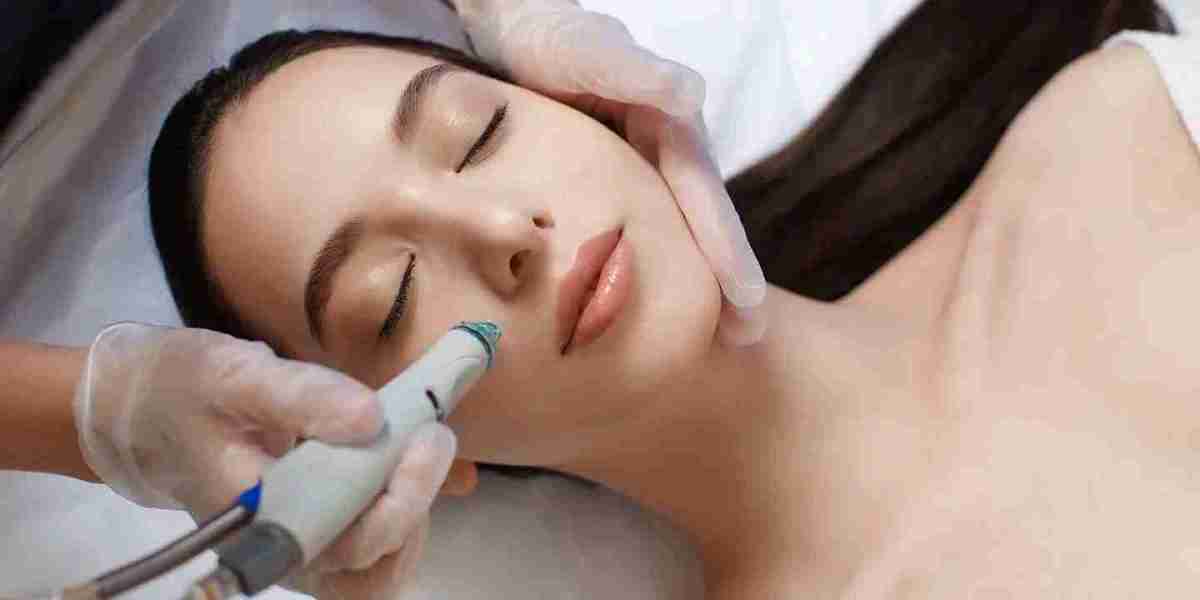 HydraFacial Side Effects & Safe Skin Treatment in Ludhiana at Aayna Clinic