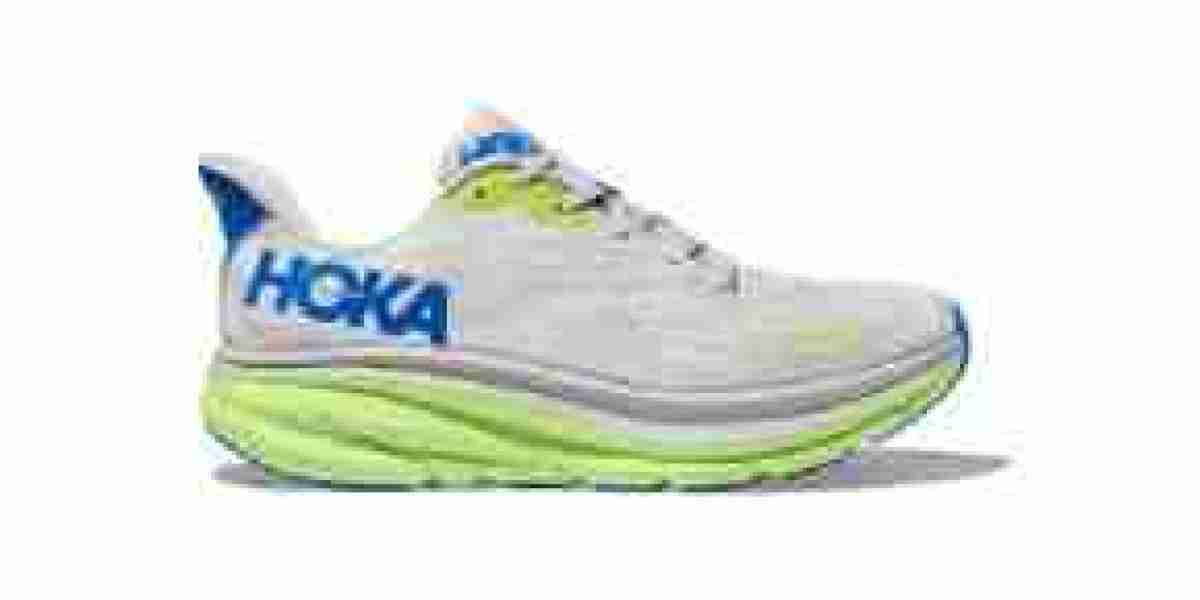 Hoka Clifton 9 vs Bondi 8：緩衝之王對決，我該怎麼選！