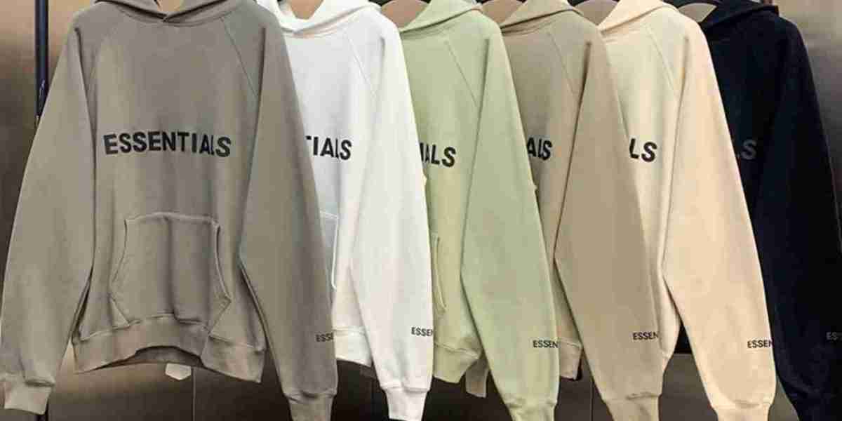 From Gym to Street: The Versatility of the Essentials Hoodie
